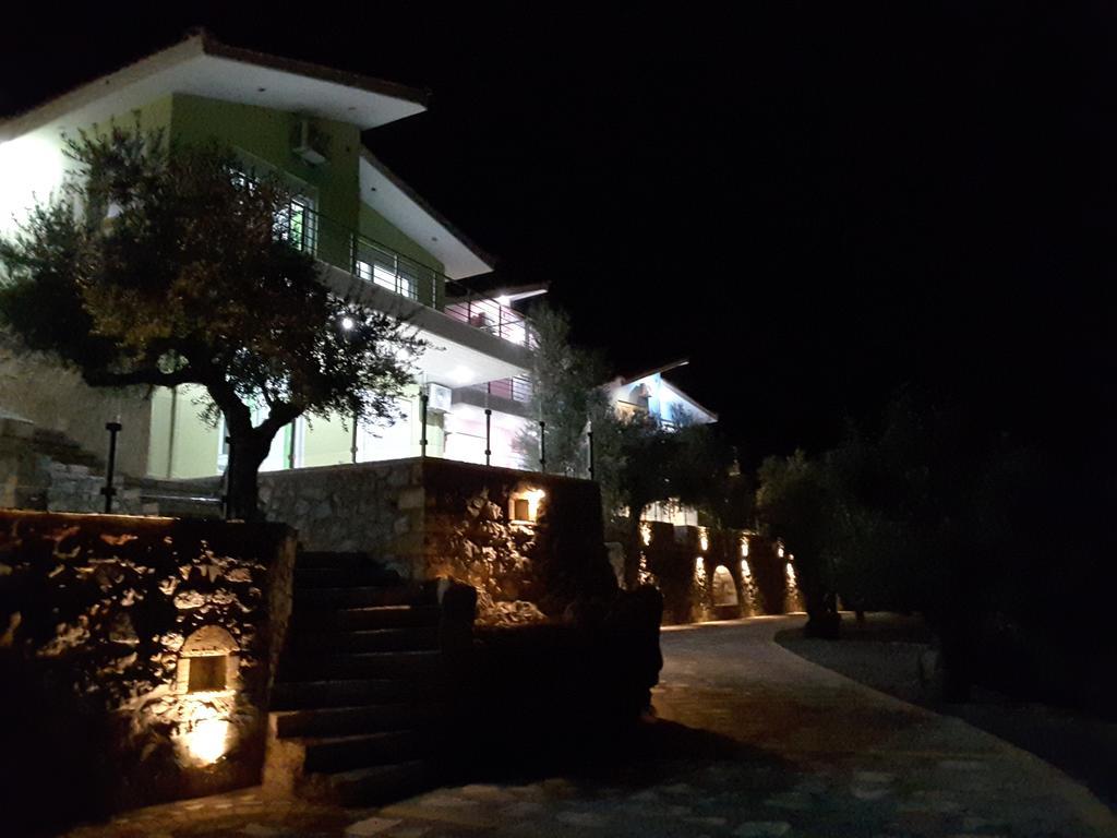 Shiraz Villas Kalamata Esterno foto